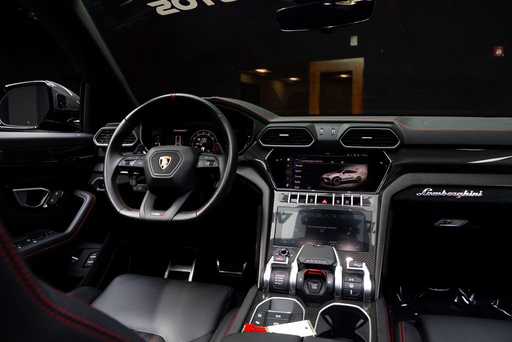 Used 2023 Lamborghini Urus Performante AWD/4WD image 55