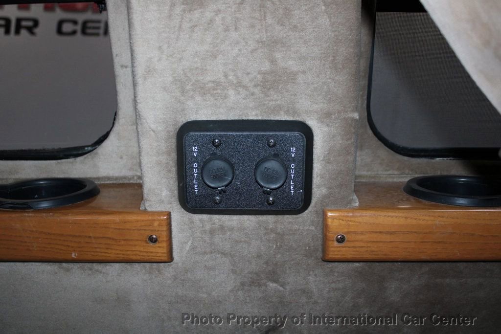 Used 2000 Ford E-150 and Econoline 150 image 22