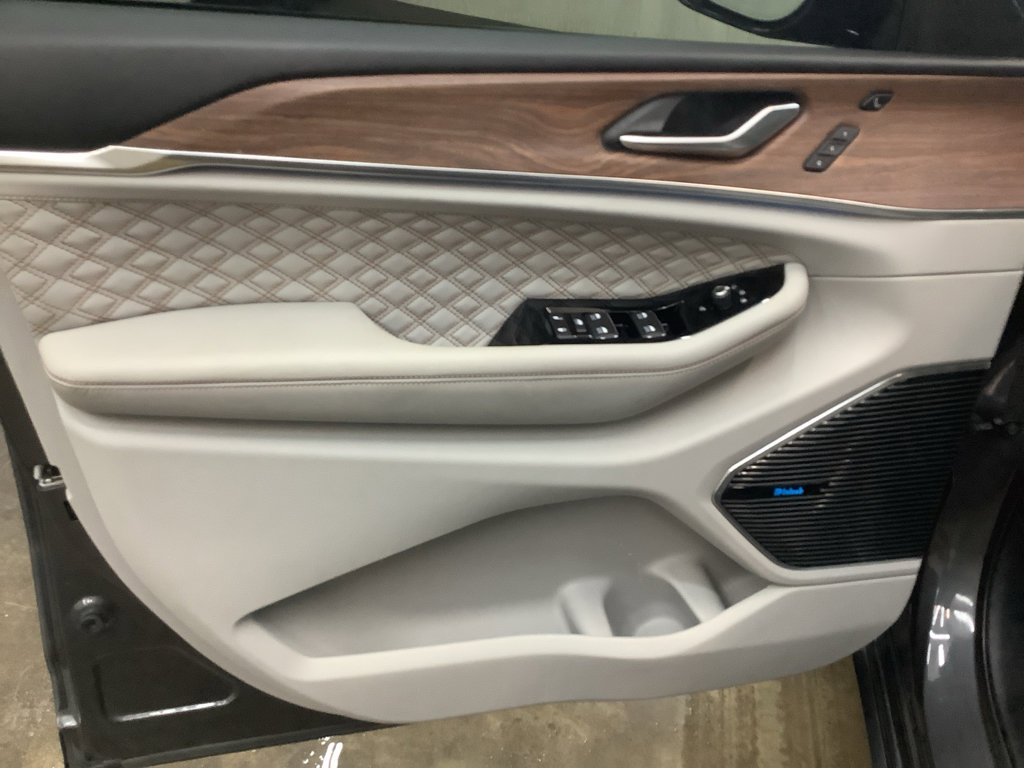 Used 2022 Jeep Grand Cherokee Summit w/ Advanced Protech Group IV AWD/4WD image 12