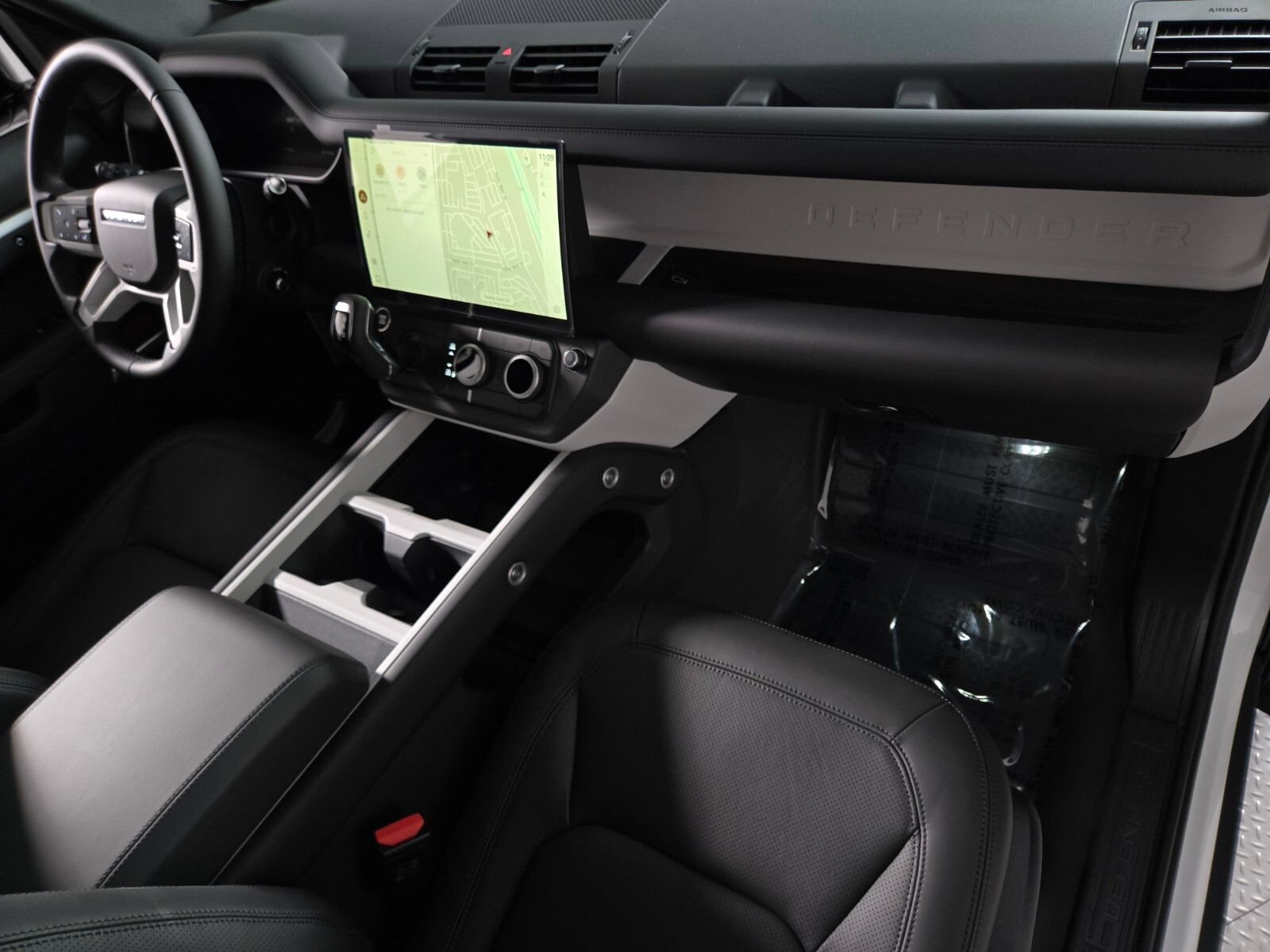 New 2026 Land Rover Defender 110 X-Dynamic SE AWD/4WD image 19