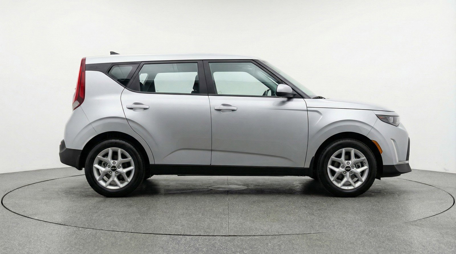Used 2025 Kia Soul LX w/ LX Technology Package image 11