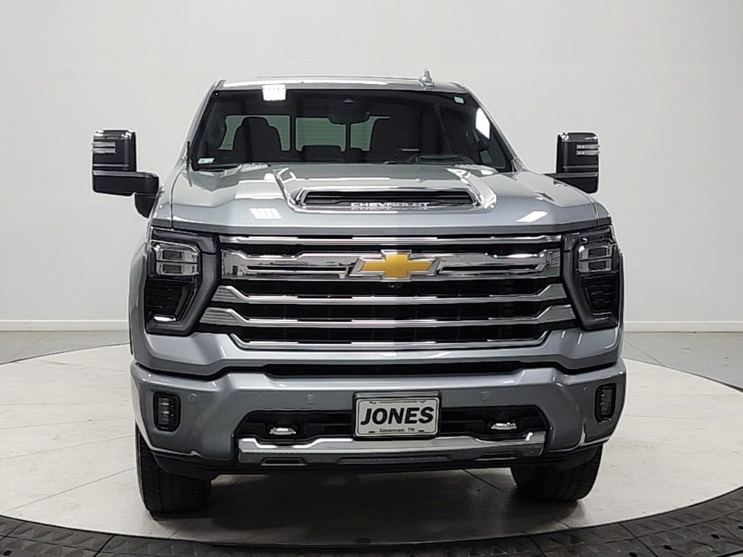 Used 2024 Chevrolet Silverado 2500 High Country w/ Technology Package image 2