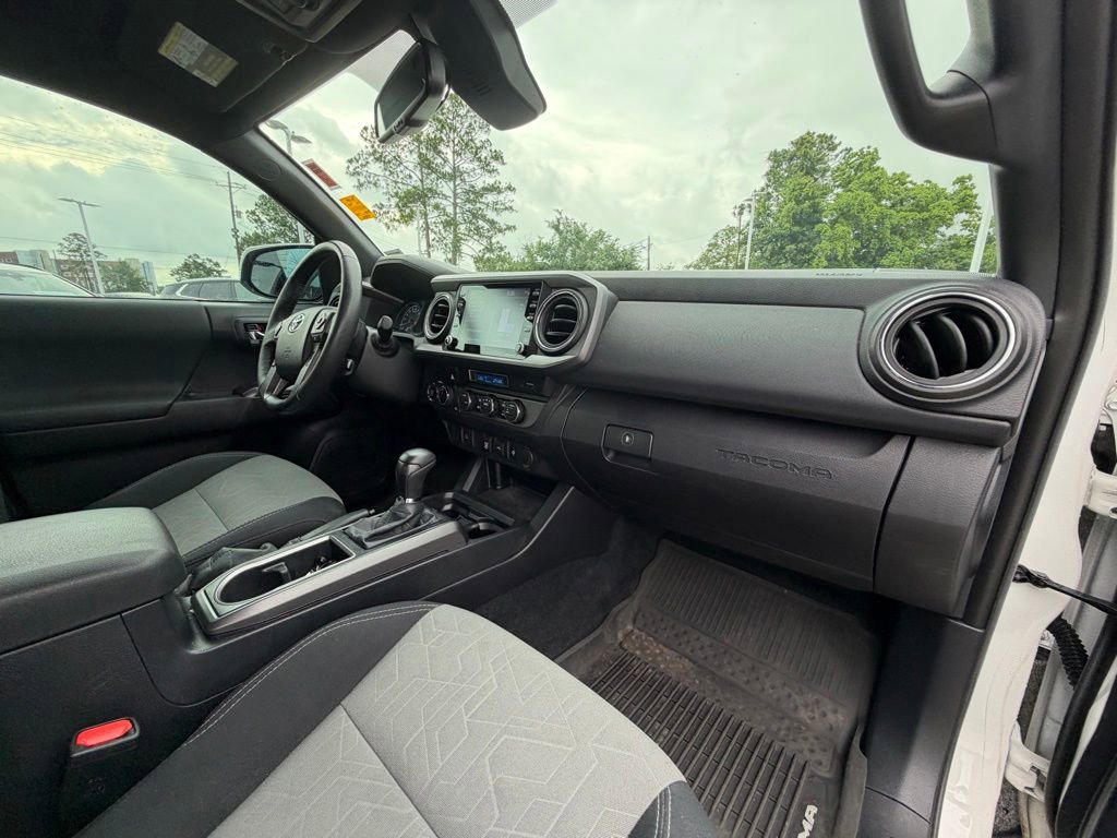 Used 2021 Toyota Tacoma TRD Off-Road AWD/4WD image 28