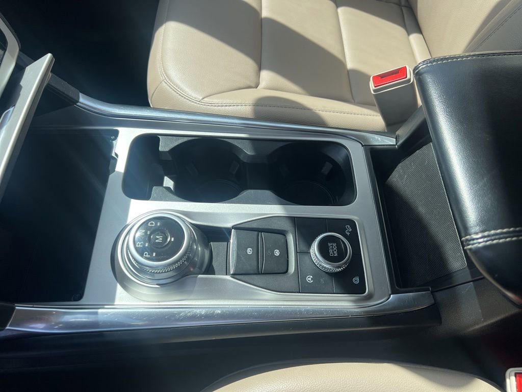 Used 2020 Ford Explorer XLT w/ Equipment Group 202A image 22