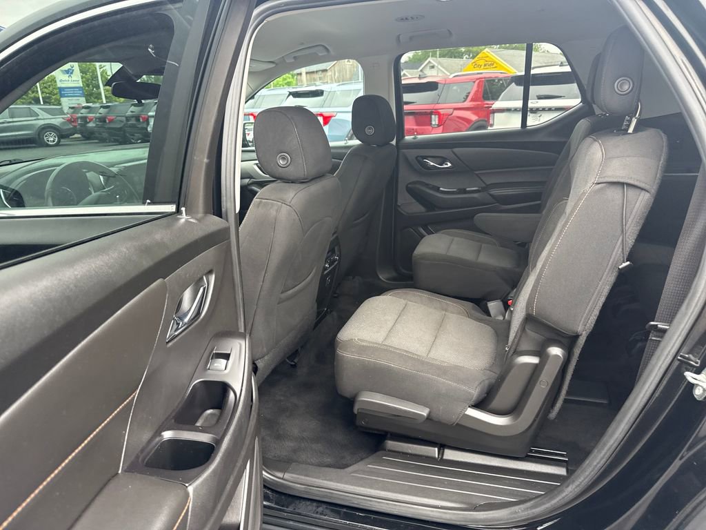 Used 2018 Chevrolet Traverse LT FWD image 17