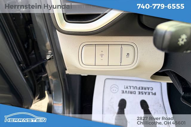 Used 2024 Hyundai Venue SEL FWD image 17