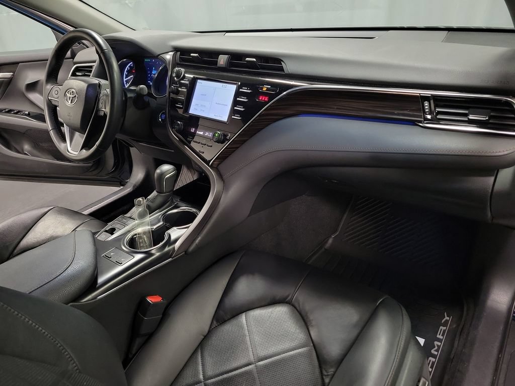 Used 2018 Toyota Camry XLE FWD image 34