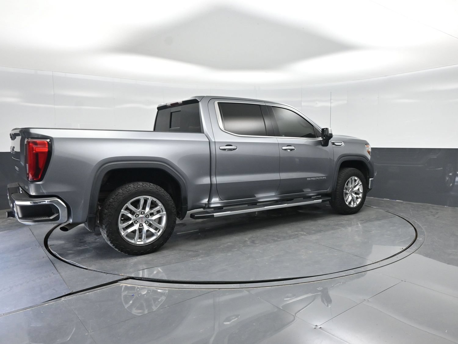 Used 2019 GMC Sierra 1500 SLT RWD image 11