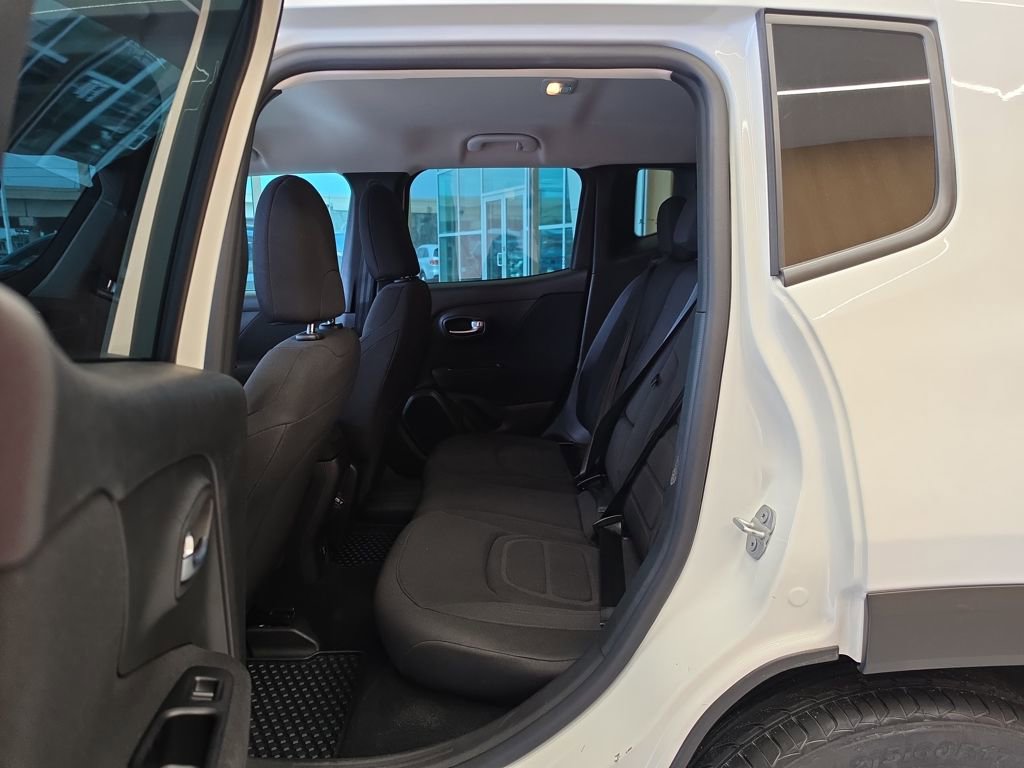Used 2021 Jeep Renegade Latitude w/ Convenience Group image 28