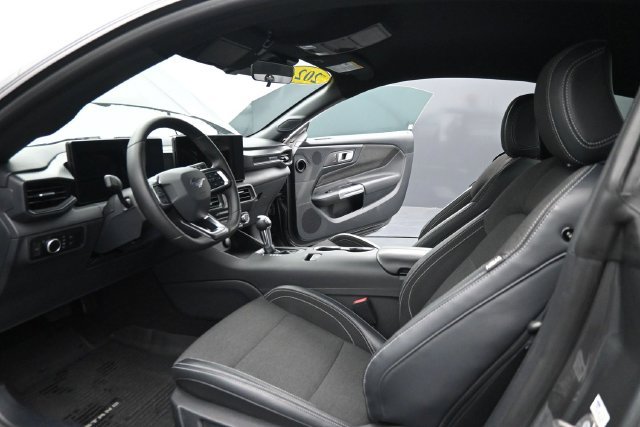 Certified 2024 Ford Mustang Coupe RWD image 15
