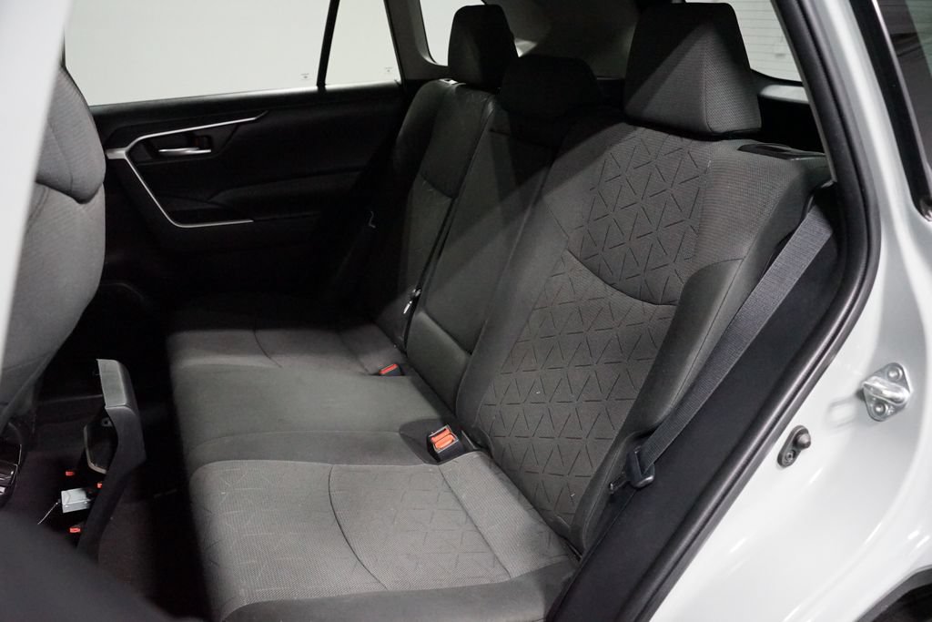 Used 2022 Toyota RAV4 XLE w/ Convenience Package FWD image 28