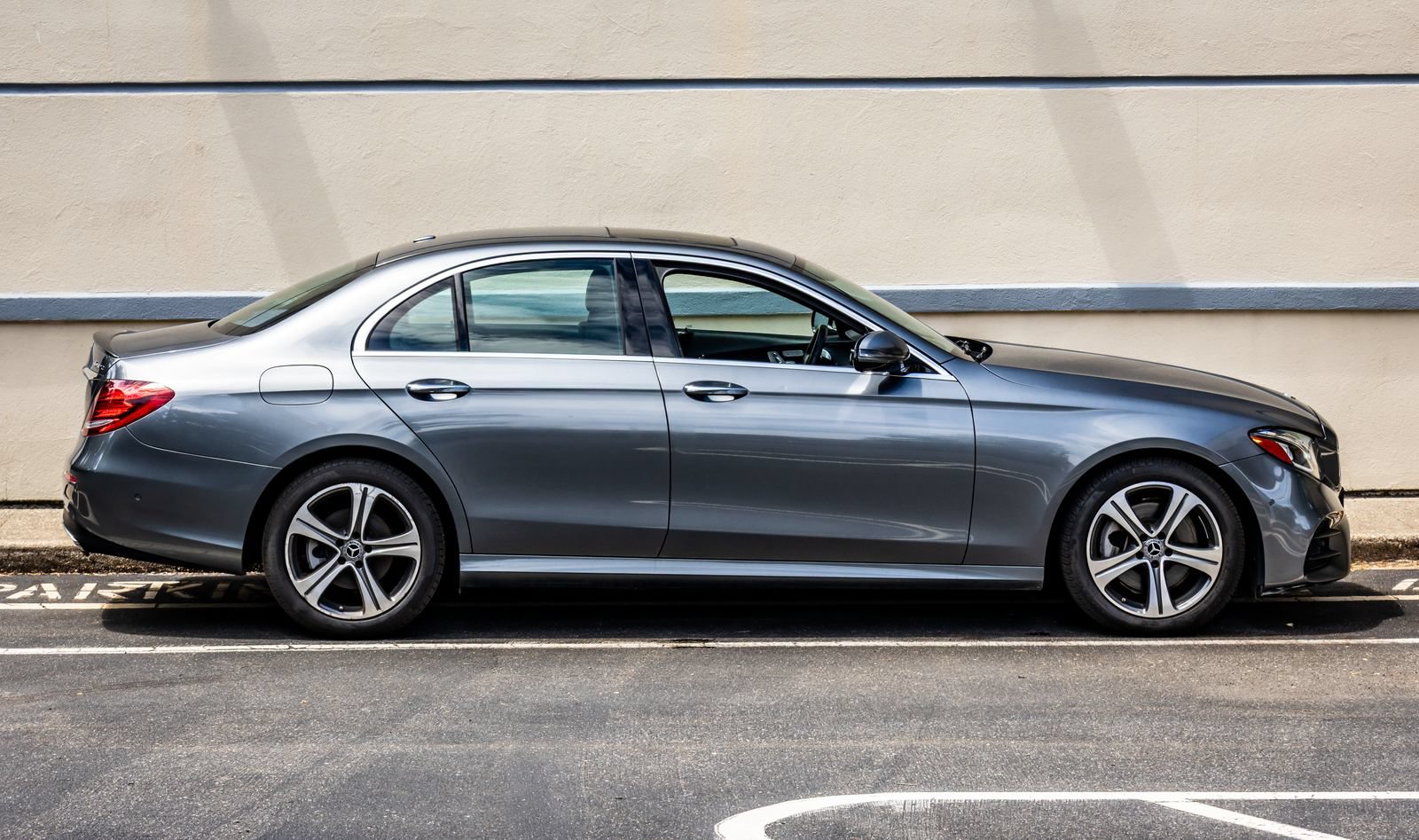 Used 2018 Mercedes-Benz E 300 4MATIC image 10