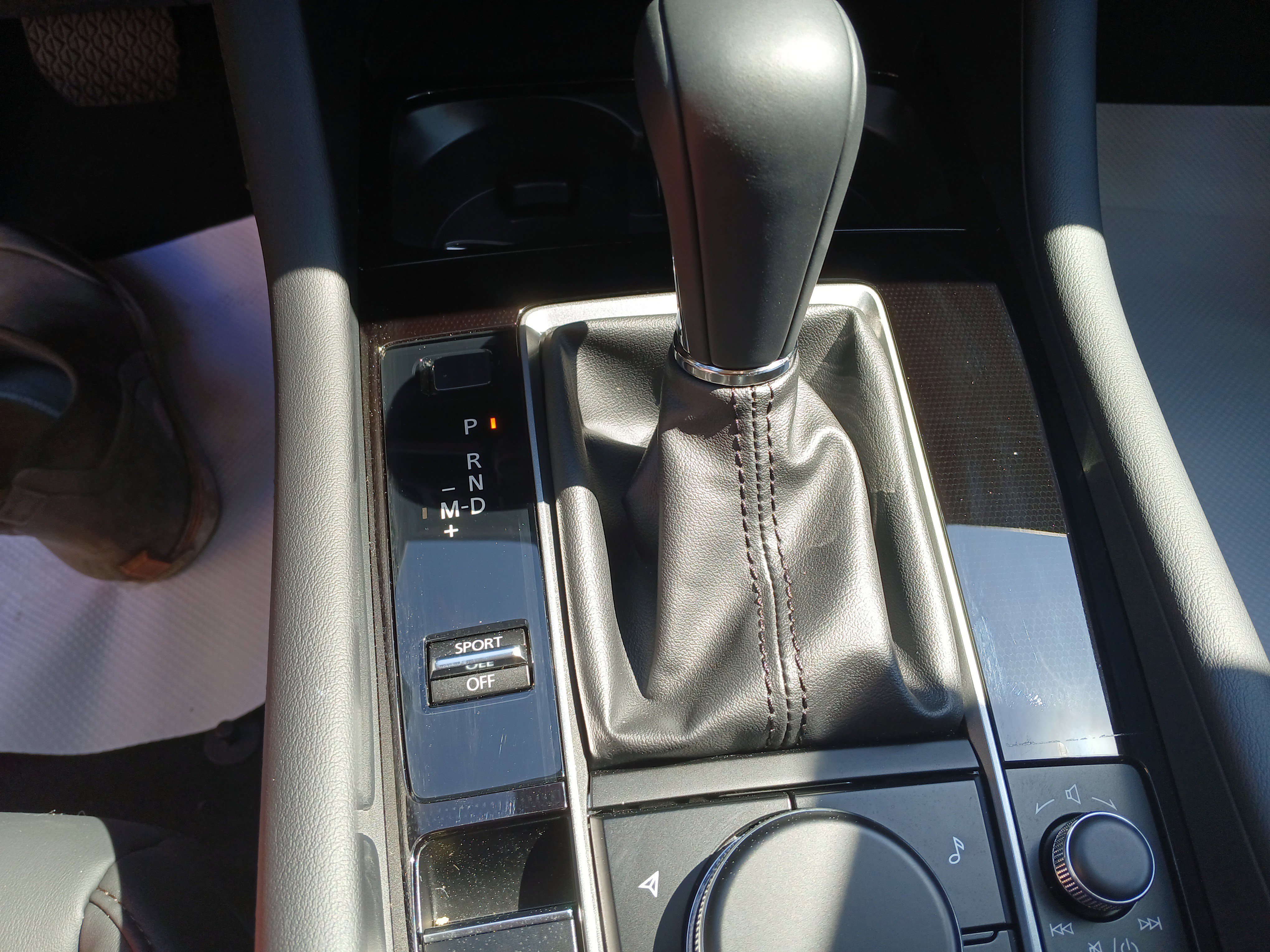 New 2025 MAZDA MAZDA3 s image 23