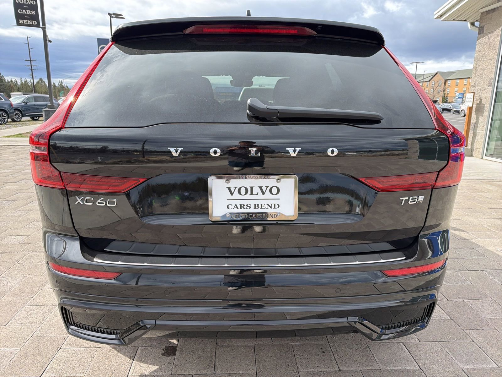 New 2026 Volvo XC60 T8 Plus w/ Protection Package Premier image 6
