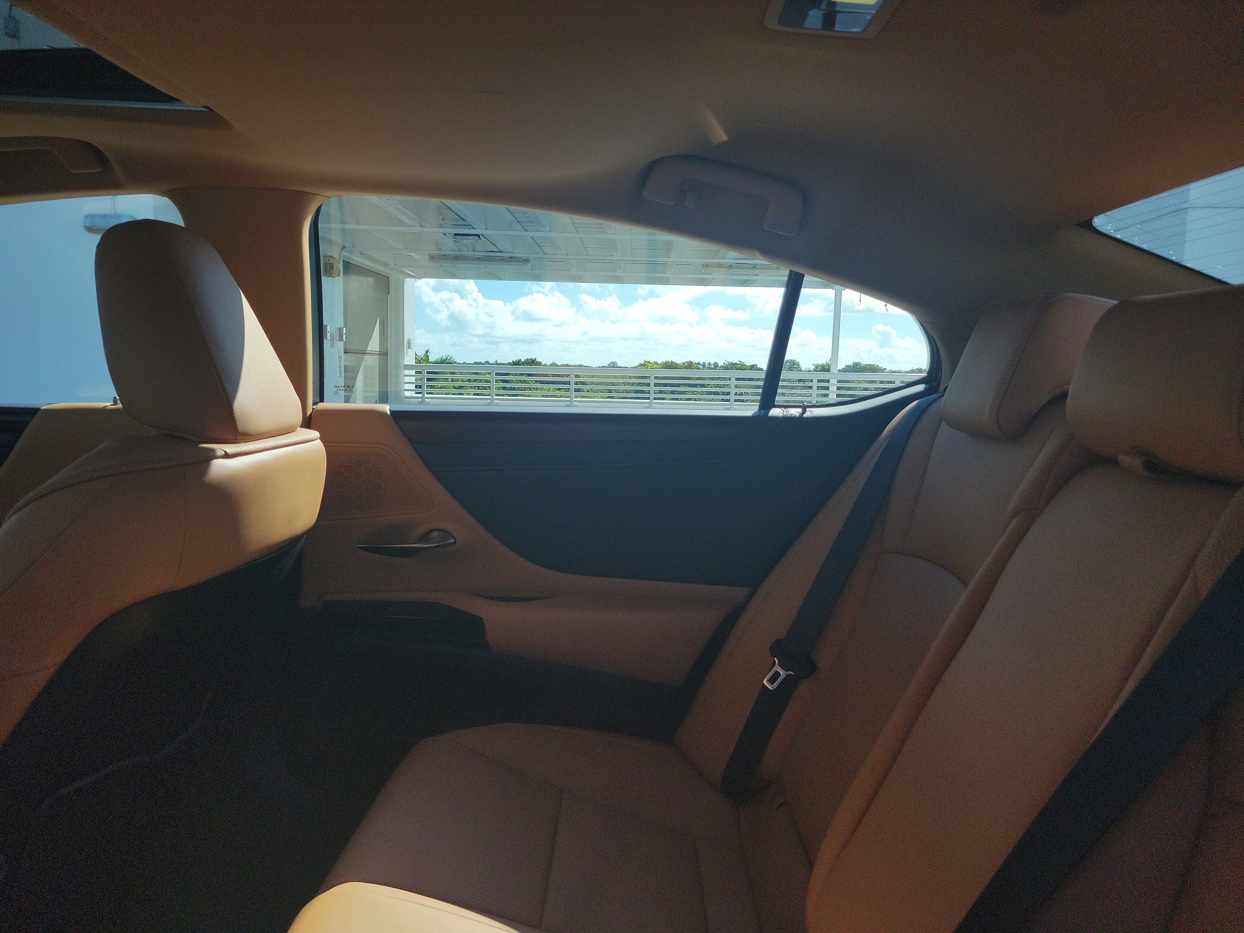 Certified 2024 Lexus ES 350 w/ Premium Package FWD image 13