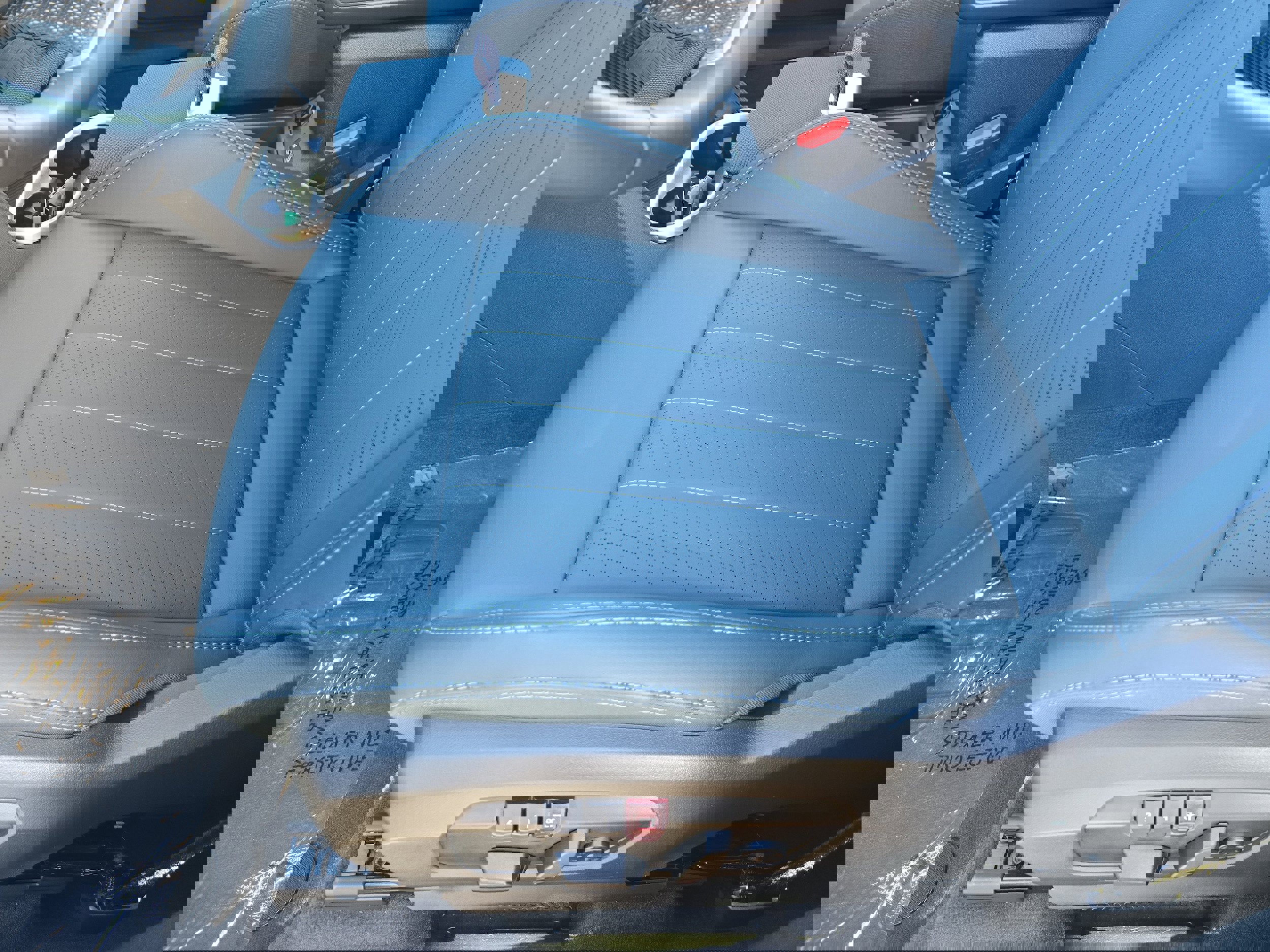 Certified 2025 MINI Cooper Countryman S w/ Comfort Package Max image 19