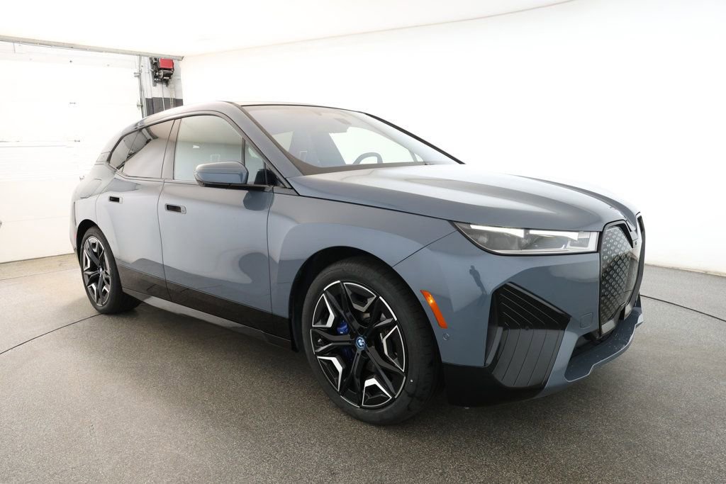 Used 2023 BMW iX M60 w/ Executive Package image 3