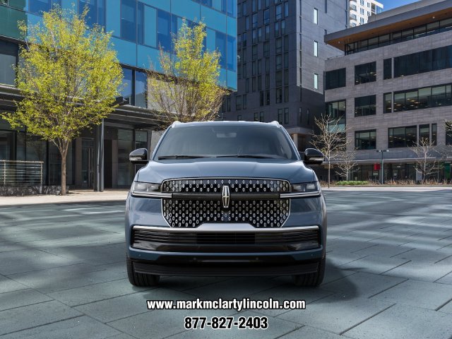 New 2027 Lincoln Navigator Premiere AWD/4WD image 3
