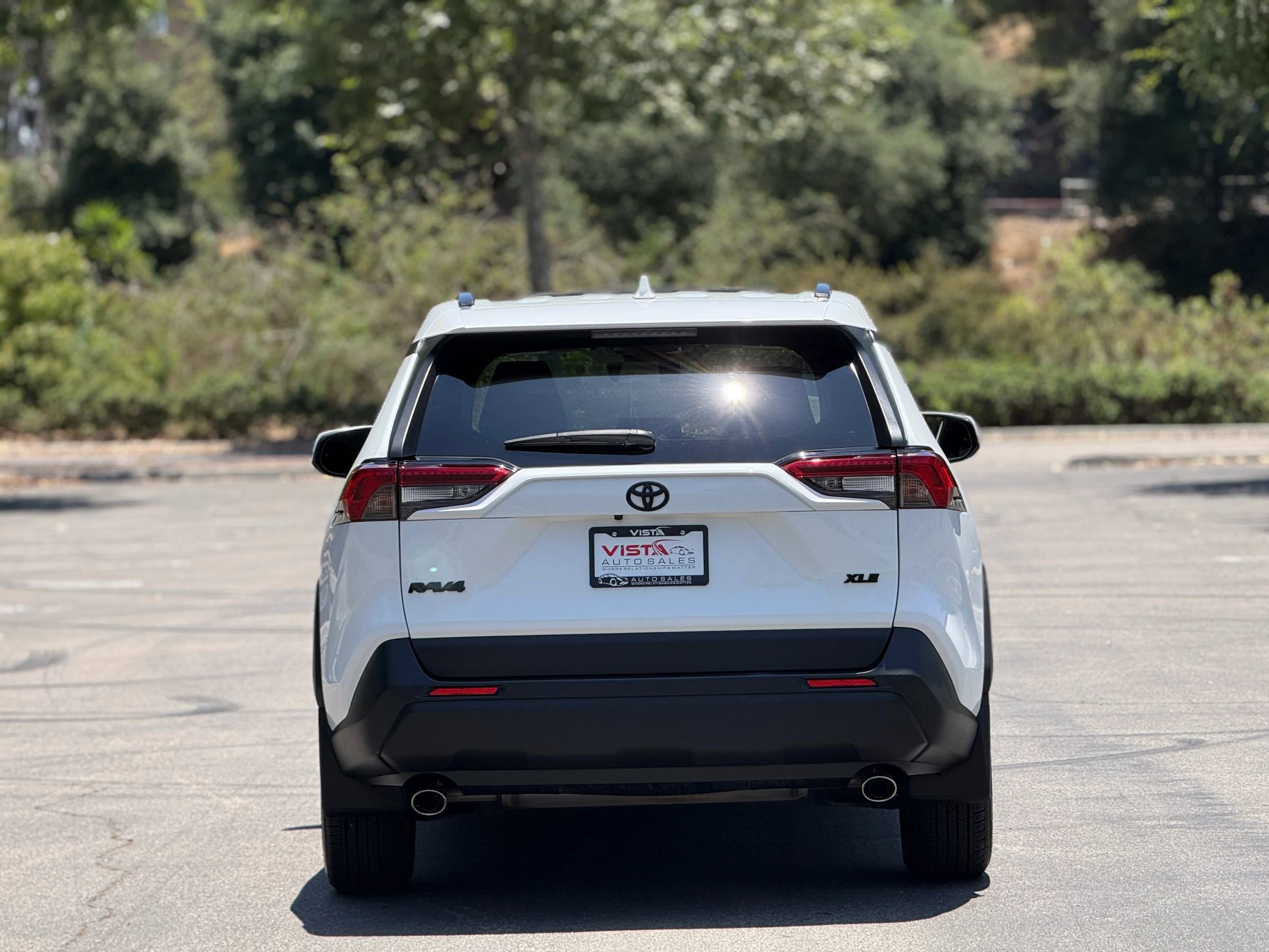 Used 2019 Toyota RAV4 XLE image 4