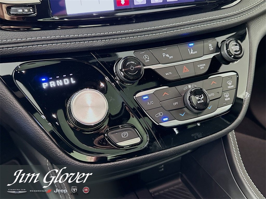 New 2026 Chrysler Pacifica Limited w/ S Appearance Package image 36