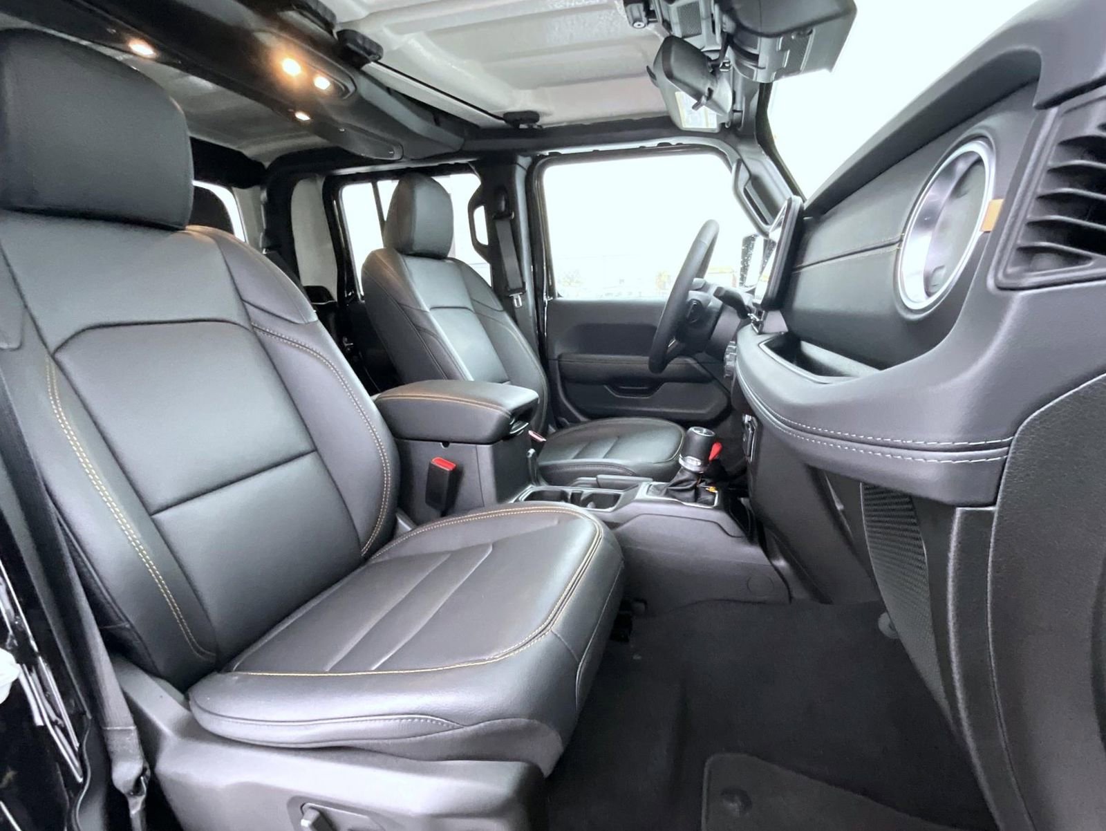 Certified 2025 Jeep Gladiator Sport image 16