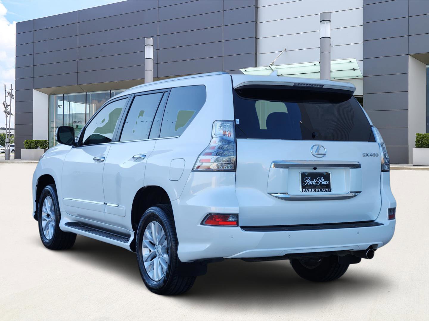 Used 2017 Lexus GX 460 image 4