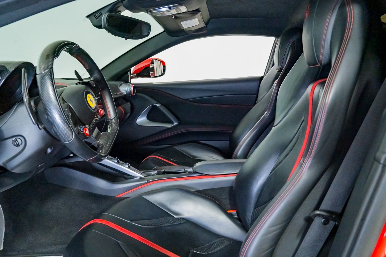 Used 2018 Ferrari 812 Superfast RWD image 17