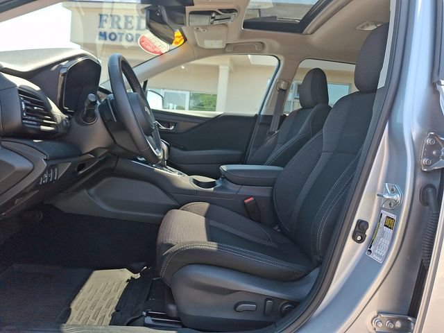 Used 2025 Subaru Outback Premium AWD/4WD image 13