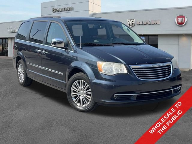 Used 2014 Chrysler Town & Country Touring-L w/ Driver Convenience Group FWD image 1