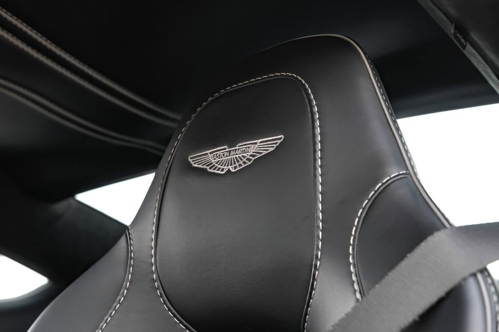 Used 2016 Aston Martin Vanquish Coupe RWD image 32