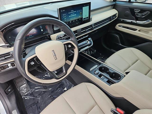 Used 2026 Lincoln Corsair Premiere FWD image 13