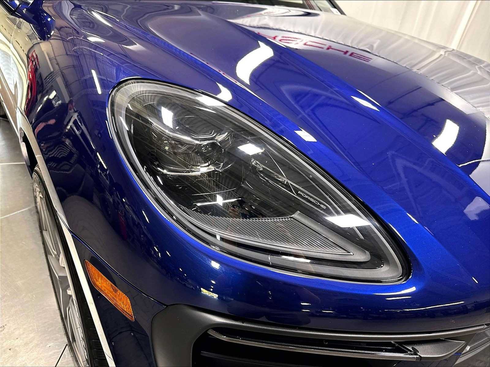 Used 2026 Porsche Macan AWD/4WD image 15