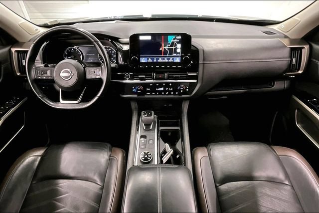 Used 2023 Nissan Pathfinder Platinum w/ Cargo Package AWD/4WD image 18