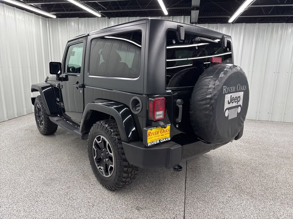 Used 2016 Jeep Wrangler Sahara w/ Connectivity Group AWD/4WD image 4