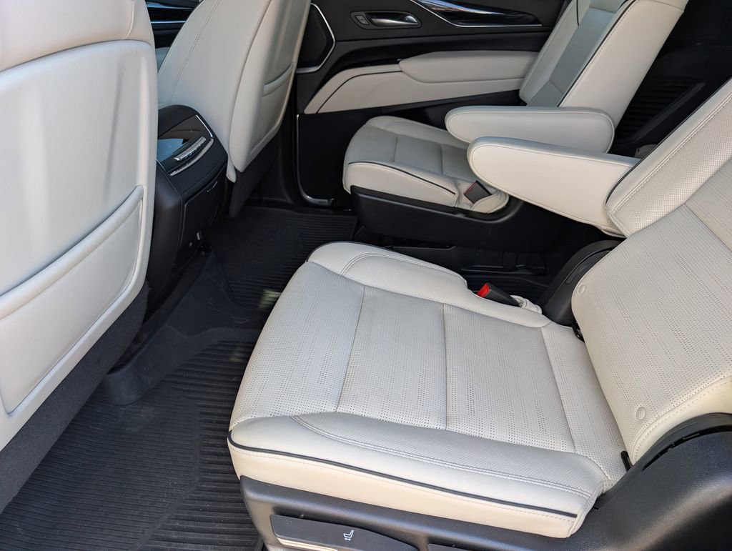 Certified 2024 Cadillac Escalade Sport w/ Heavy-Duty Trailer Package AWD/4WD image 16