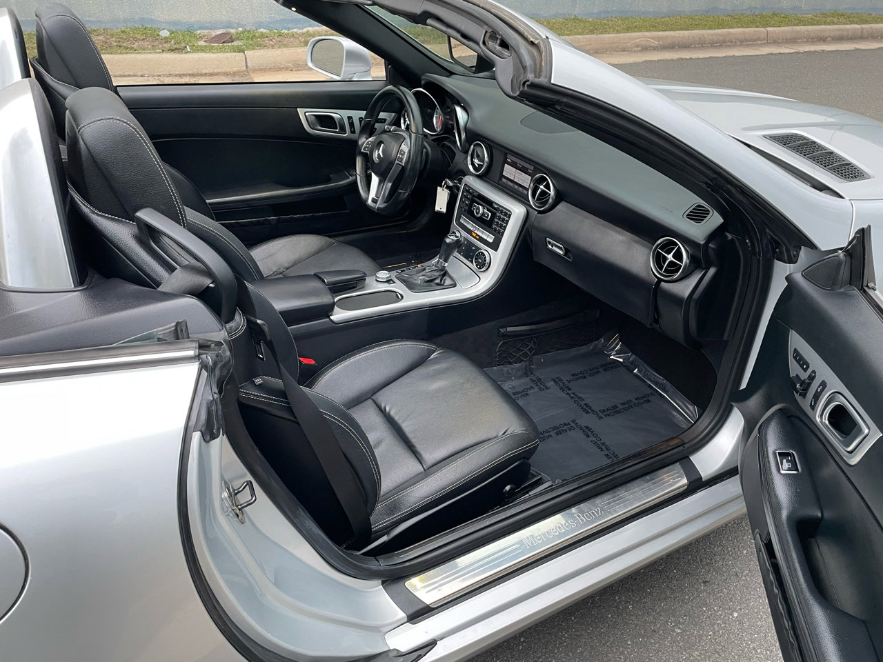 Used 2013 Mercedes-Benz SLK 250 image 17