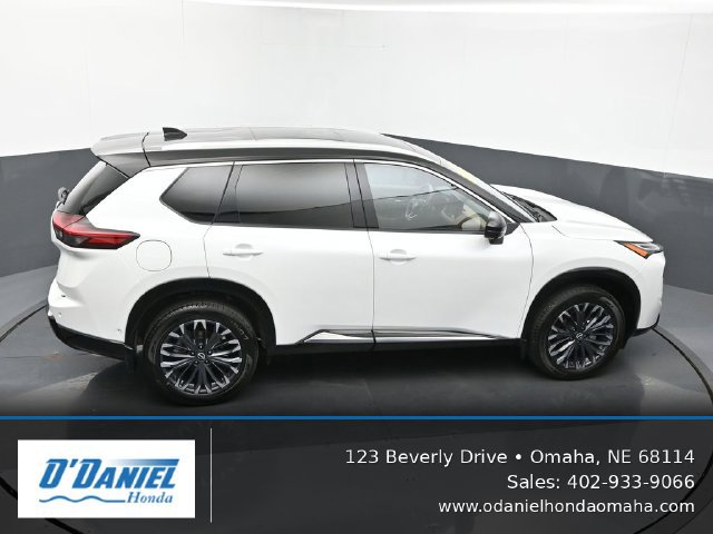 Used 2024 Nissan Rogue Platinum w/ Platinum Premium Package AWD/4WD image 19