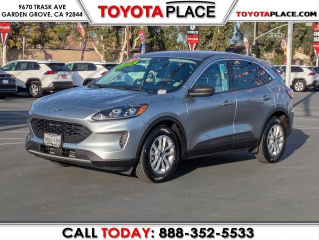 Used 2022 Ford Escape SE image 1