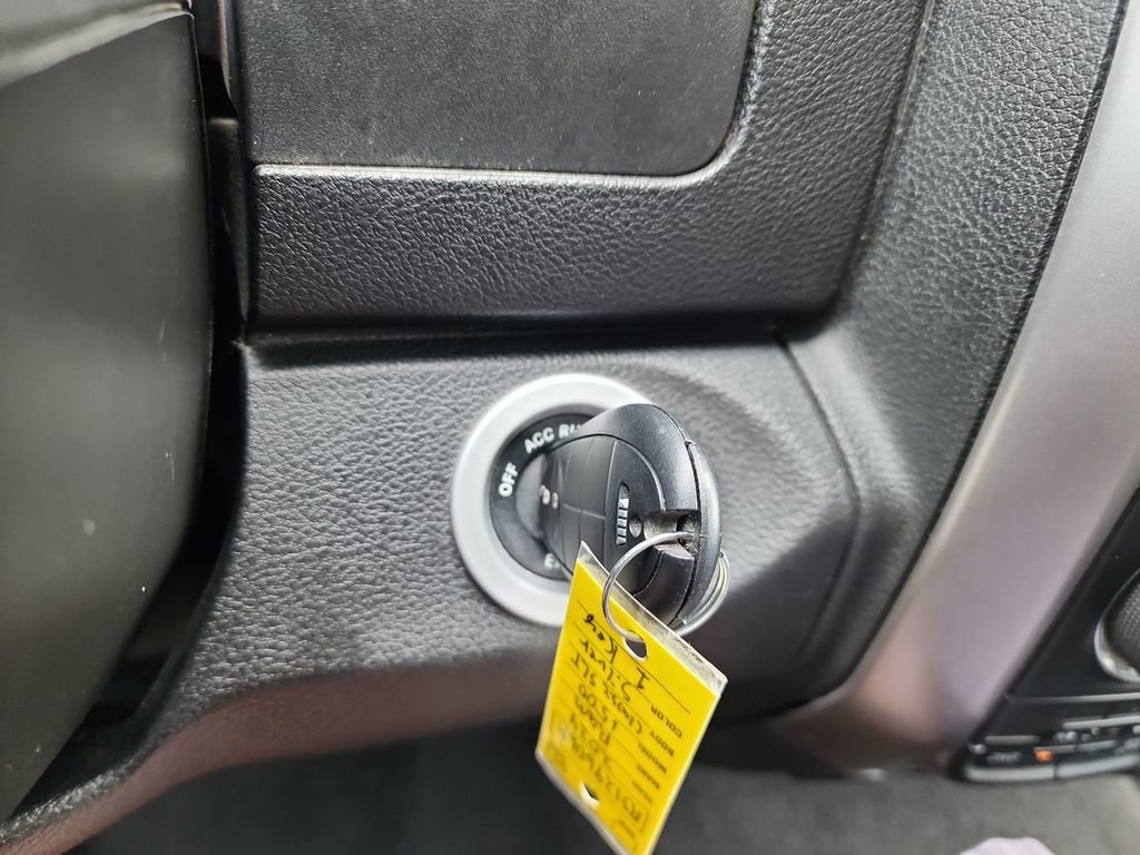 Used 2024 RAM 1500 Classic SLT AWD/4WD image 27