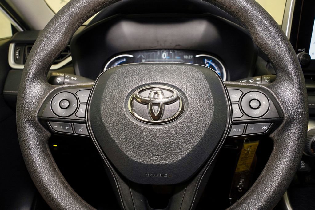 Used 2025 Toyota RAV4 LE image 16