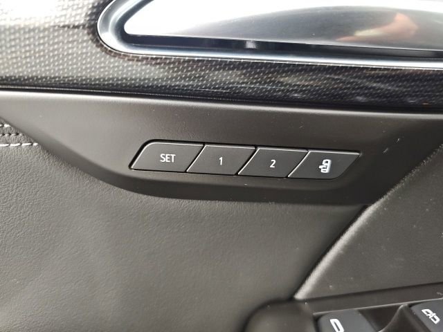Used 2021 Buick Envision Essence AWD/4WD image 13