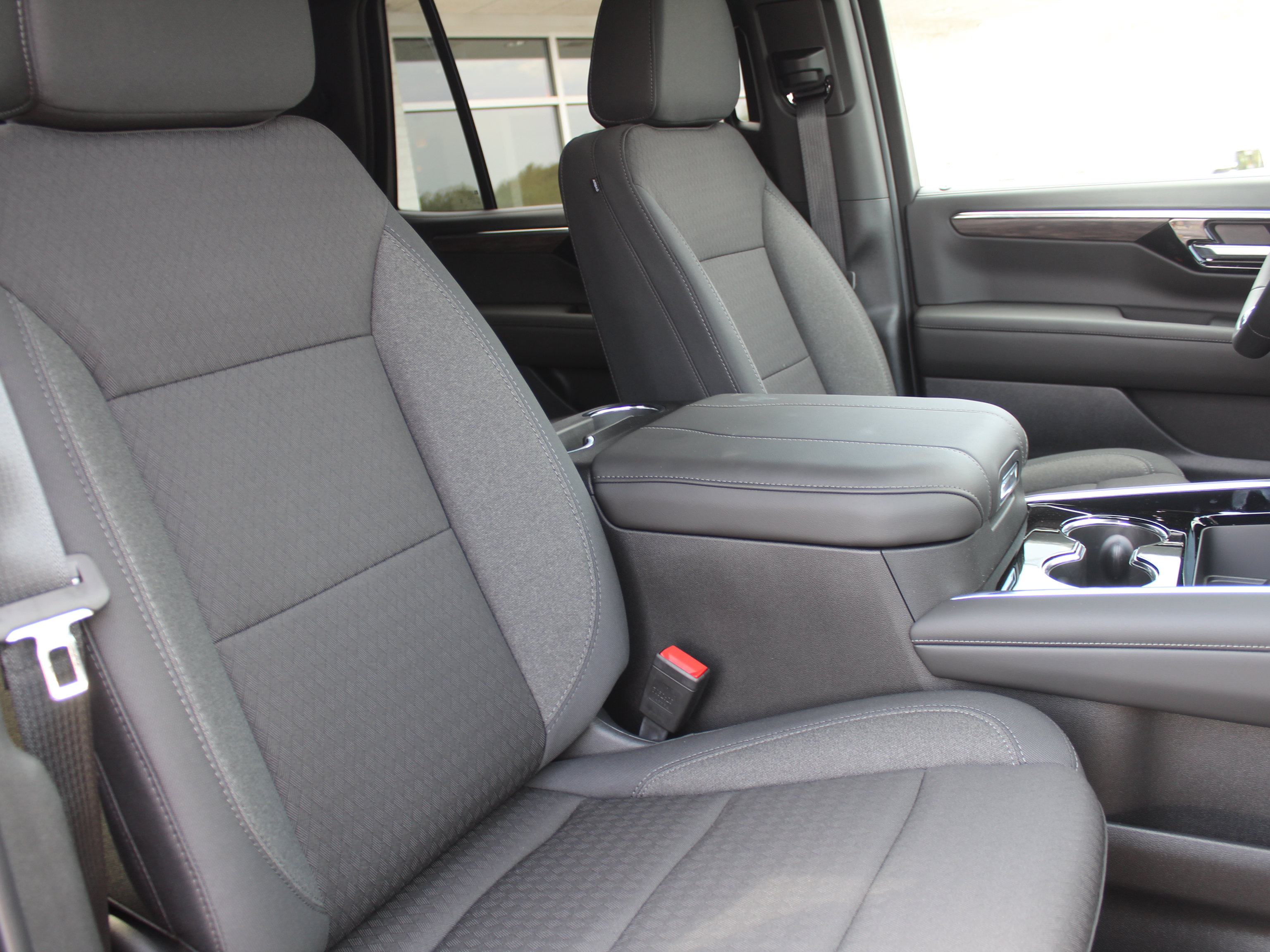 New 2026 Chevrolet Tahoe LS w/ LPO, Dark Essentials Package AWD/4WD image 17