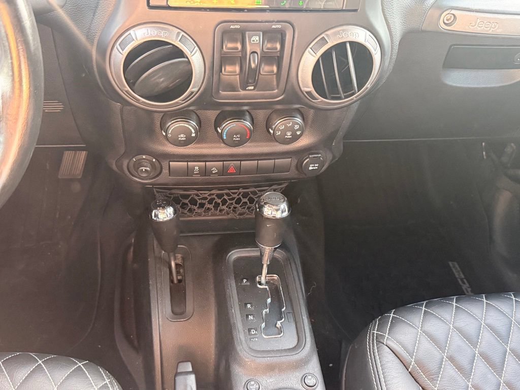 Used 2014 Jeep Wrangler Unlimited Sport w/ Quick Order Package 24S AWD/4WD image 35