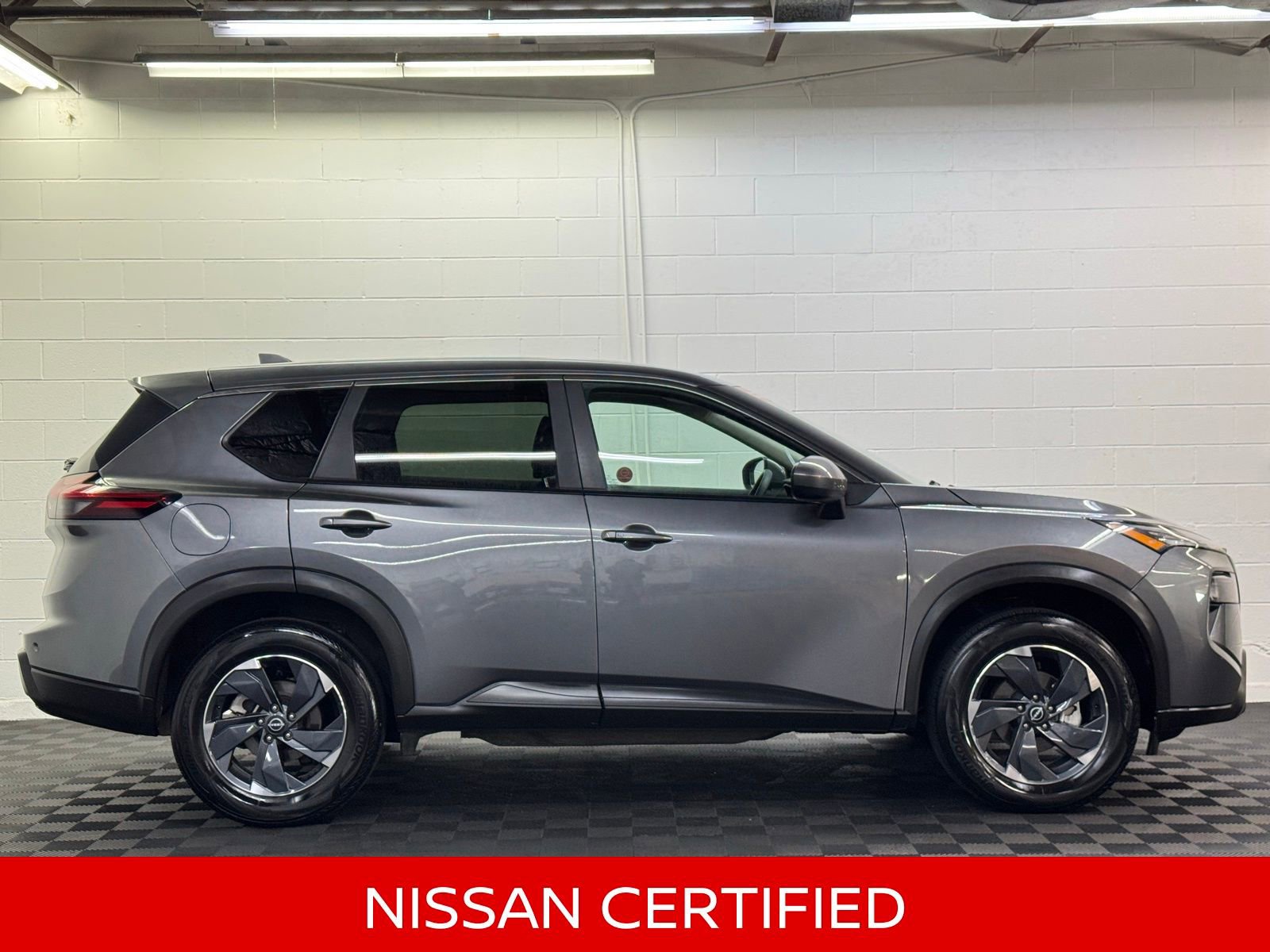 Certified 2025 Nissan Rogue SV image 5