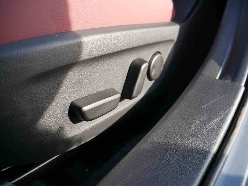 Used 2024 MAZDA MAZDA3 s image 24