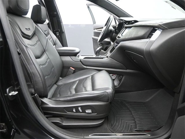 Used 2017 Cadillac XT5 Platinum image 18
