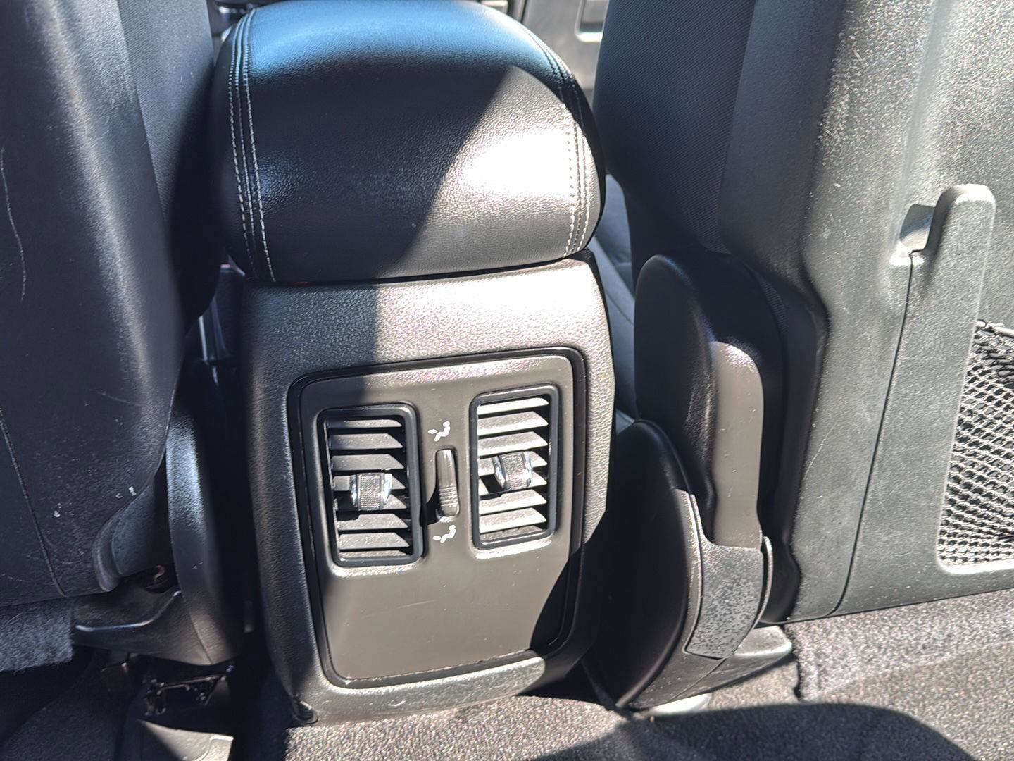 Used 2023 Dodge Durango SXT image 11