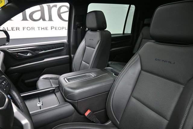 Used 2023 GMC Yukon XL Denali AWD/4WD image 16