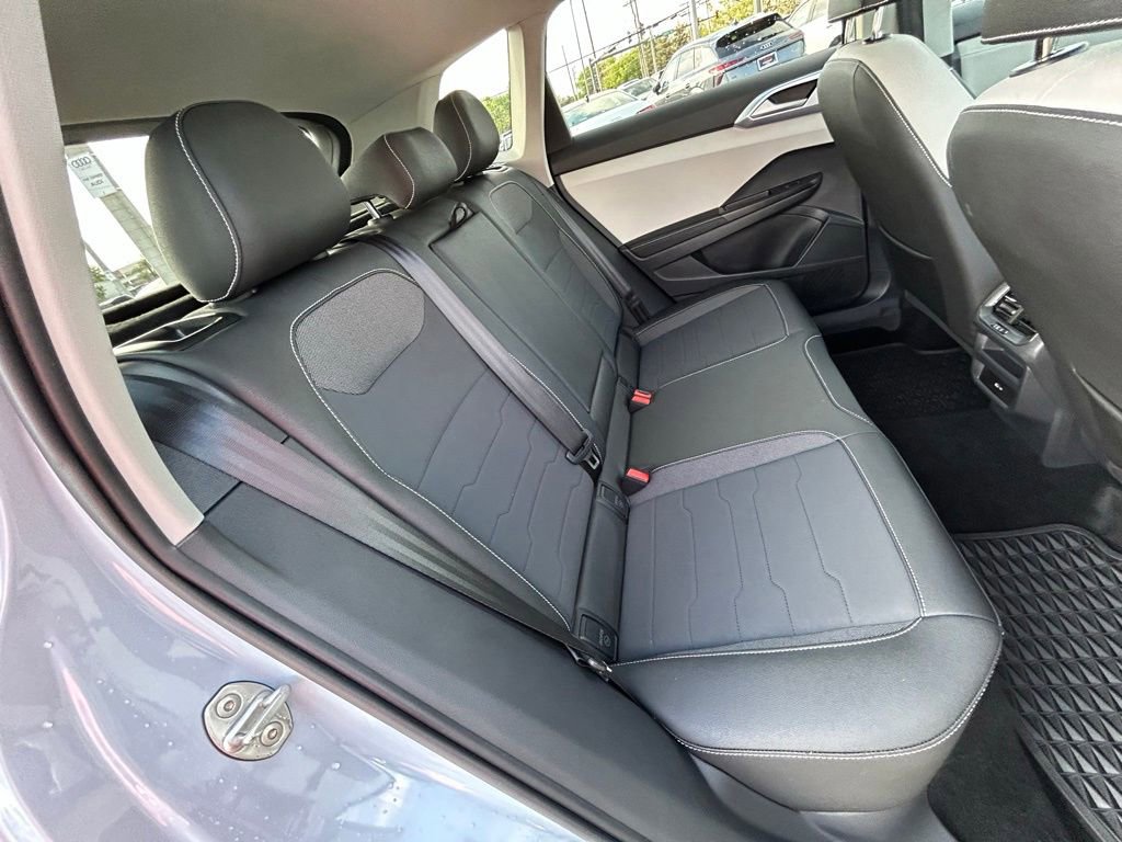 Used 2025 Volkswagen Taos SE image 47