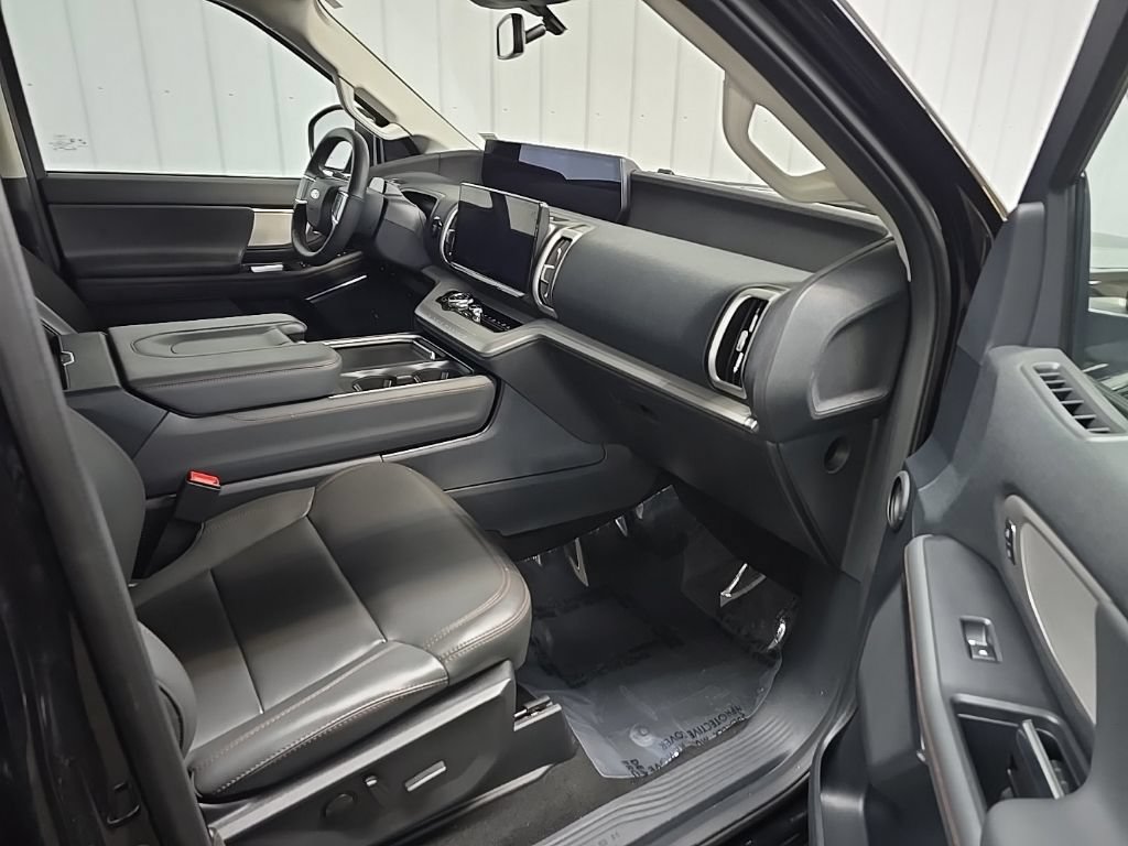 Certified 2025 Ford Expedition Active AWD/4WD image 20